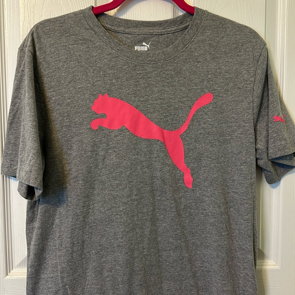 Super cute Puma T-shirt! No rips, stains, odors, tears.